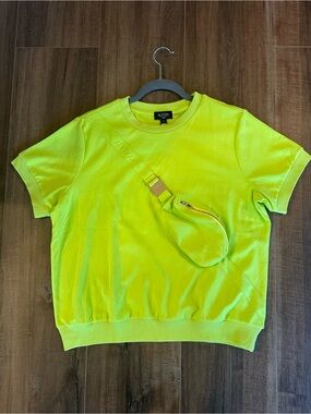 NWT Aleeza Paris Short-Sleeve Top with Front Pouch - Size L